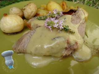 Gigot d'agneau à la crème d'ail