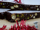 Nougat au chocolat noir, amandes et pistaches