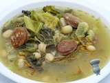 Soupe au chou, haricots blancs et chorizo