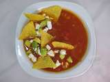 Soupe mexicaine, tomates et tortillas