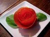 Réaliser une rose en peau de tomate... en images