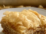 S Baklavas, gâteaux grecs aux noix, amandes et sirop