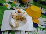 Cupcakes au pavot, surprise de lemon curd et meringue faite par une tarte... Heu pour une tarte