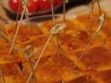 Cake tomates/olives/lardons, façon bruschetta