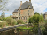 Ducey-les-CHÉRIS (50) - Ducey et le château des Montgommery