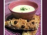 Velouté de panais petits pain /soda bread au cottage cheese, lardons & noisettes