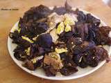 Chinoise: champignons noirs, oeufs, porc sauté