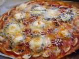 Pizza champignon, chèvre et chorizo