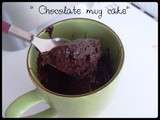 Coffee mug cake : gâteau au chocolat cuit dans une tasse au micro-ondes