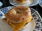 Bagel oeuf bacon & cheddar