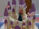 Gâteau d’anniversaire château de la belle au bois dormant – tutoriel #3 le montage et la touche finale