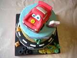 Gâteau  Cars  avec voiture Flash Mcqueen (pâte à sucre)