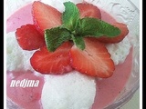 Mousse à la fraise et ses îles flottantes