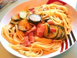 Spaghettis aux lardons & courgettes