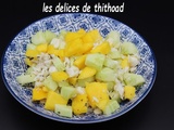 Salade de concombre, mangue et crabe