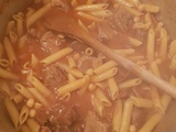 Maqrouna bi sansa (Pâtes à la sauce)