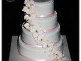 Wedding cake lys et orchidées