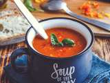 Soupe de tomates, poivrons et basilic