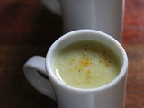 Soupe de poireaux, citron et curry doux