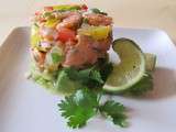 Ceviche de saumon sur fond de guacamole