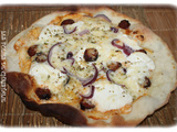 Pizza brie, mozzarella, fromage râpé