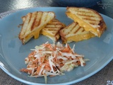 Grilled cheese et coleslaw