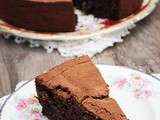 Gâteau sans farine au chocolat, pruneaux et noisettes