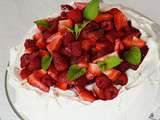 Pavlova aux fraises et framboises