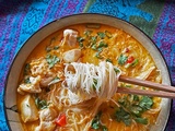 Soupe thaïe au poulet, lait de coco et curry