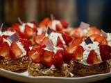 Chou fraise et rhubarbe. Crème vanille mascarpone. Adrien Bachelier « mmmm » (Vienne)