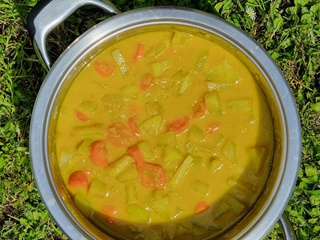 Dahl de chou rave et lentilles corail