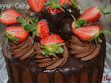 Layer cake chocolat-fraises ( gateau à étage )