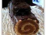 Bûche pâtissière à la mousse au chocolat praliné (gâteau roulé)