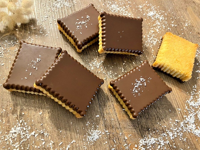 Mini roulés chocolat ou framboises sans sucres ni matières grasses recette