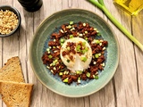 Burrata, chorizo grillé, oignon rouge et pignons de pin