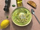 Crème de petits pois à l’amande et burrata
