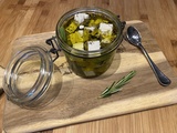 Feta marinée à l'huile d'olive, thym et romarin