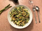Salade d’asperges, courgette, pois chiches et fromage halloumi grillé