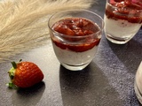 Verrines de fraises rôties au sumac et yaourt égoutté de Yotam Ottolenghi