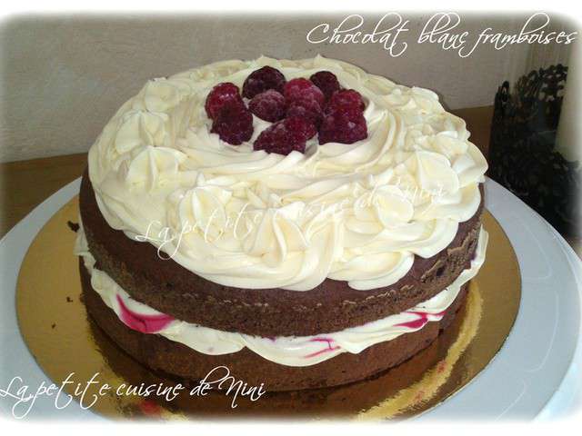 Gâteau au chocolat glaçage framboise/chocolat blanc - Féerie Cake
