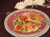 Nouilles chinoises aux légumes et lardons de canard fumés