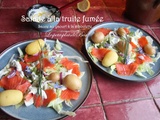 Salade à la truite fumée, sauce yaourt à la ciboulette
