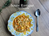 Soupe rustique sicilienne aux pâtes, pommes de terre et petits pois