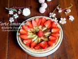 Tarte amandine à la rhubarbe et aux fraises