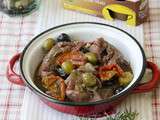 Sauté de veau aux 2 olives, aux tomates confites et au romarin