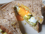 Avocado Egg Toast au pain de mie Complet & Graines