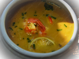 Bouillon Thaï aux crevettes, coco et curry