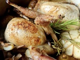 Cailles aux figues rôties au romarin : une recette d’automne parfumée et gourmande