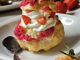 Choux chantilly-fraises au craquelin rouge : la bouchée de printemps qui fait fondre tout le monde