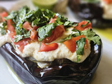 Crémeux d’Aubergines Cuites, Couronnées d’un Houmous de Pois Chiches, Citron, menthe et Coriandre
